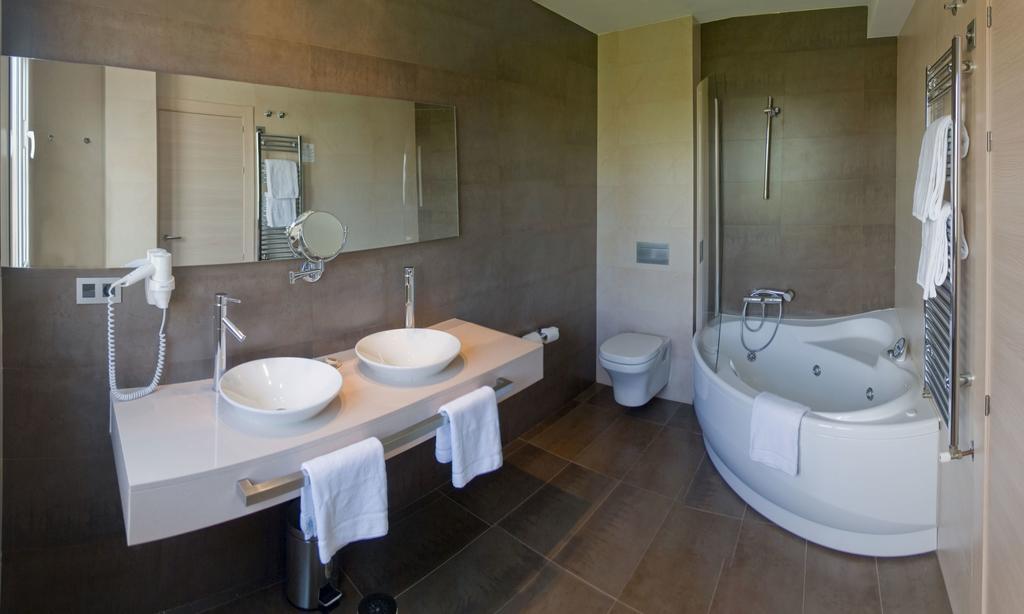 Hotel Asturias 4*