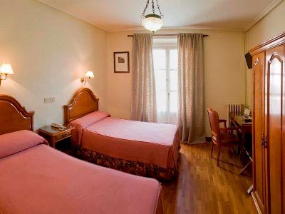 Hotel Asturias 4*
